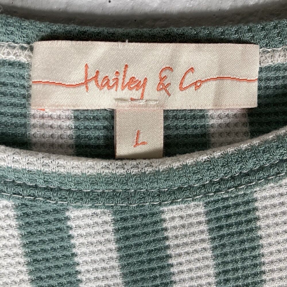 Hailey & Co Woman's Top L Green White Ruffles Sleeveless Boho Coquette Blouse - Picture 7 of 8